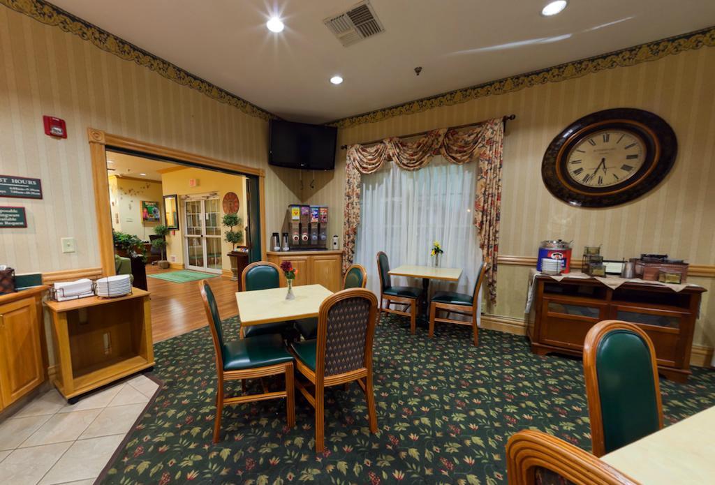 Country Inn & Suites By Radisson, Salina, Ks Exteriér fotografie